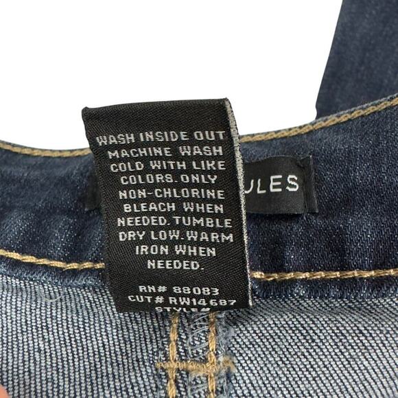 Sincerely Jules Dark Wash Distressed Flare Jeans Women’s Size 7 / 28 High Rise - Picture 5 of 5